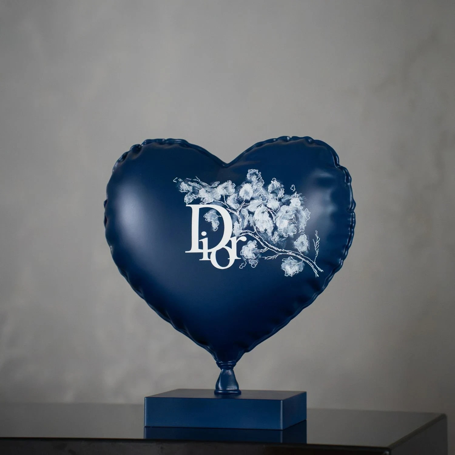 BLUE BLOOM EDITION – поп арт фигура, изрисувана на ръка, снимка 2