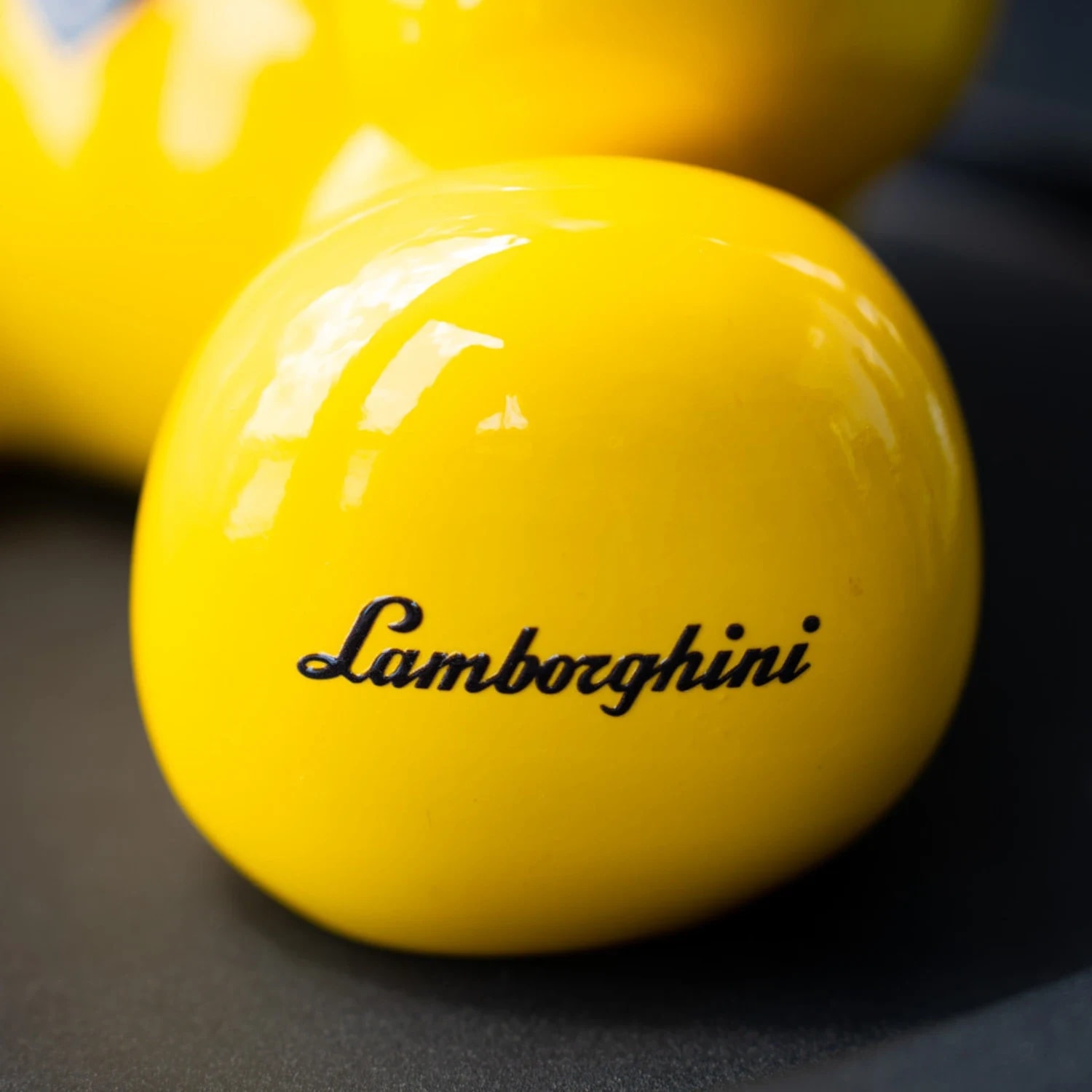 Lamborghini Bear – поп арт фигура, изрисувана на ръка, снимка 4